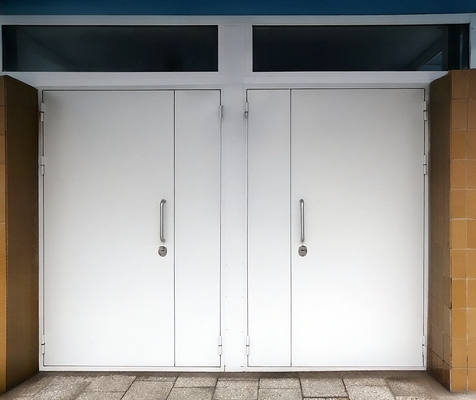 Полуторные белые двери Полуторные белые двери