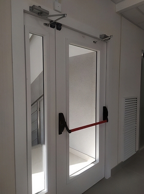 Светопрозрачная дверь антипаника