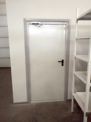 Дверь EI с доводчиком