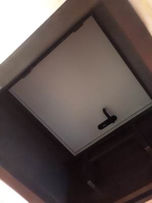 Кровельный огнезащитный люк