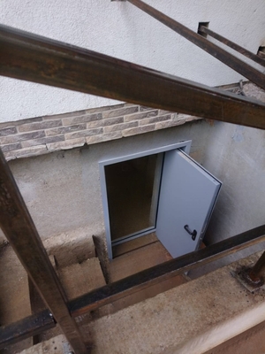 Установленный люк EI 60